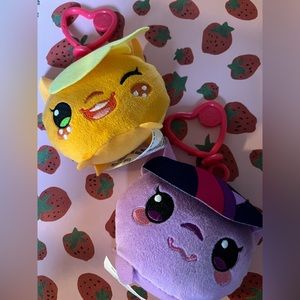 the my little pony keychains consists of twilight sparkle and apple jack